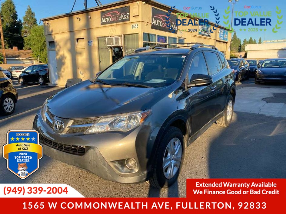 2015 Toyota RAV4 LE photo 4