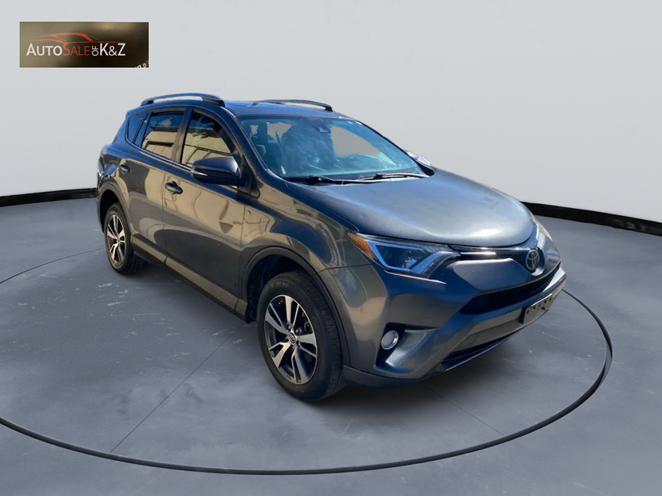 2017 Toyota RAV4 XLE - Photo 2