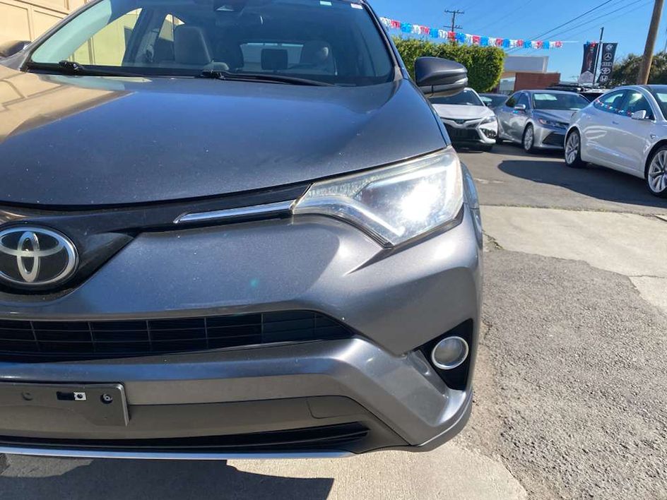 2017 Toyota RAV4 XLE - Photo 15