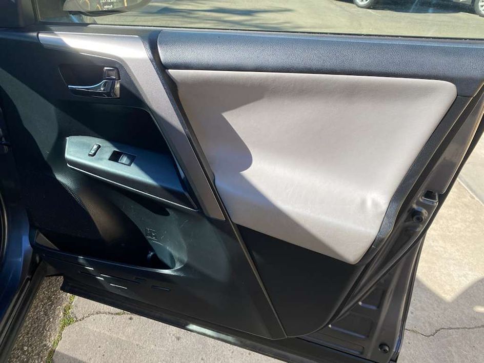 2017 Toyota RAV4 XLE - Photo 29