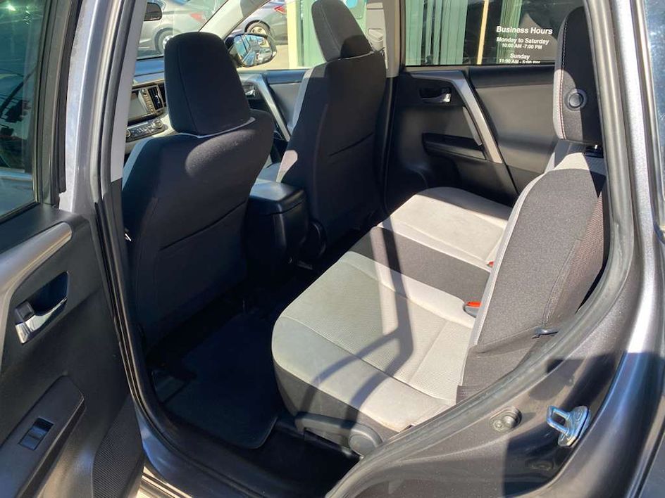2017 Toyota RAV4 XLE - Photo 26