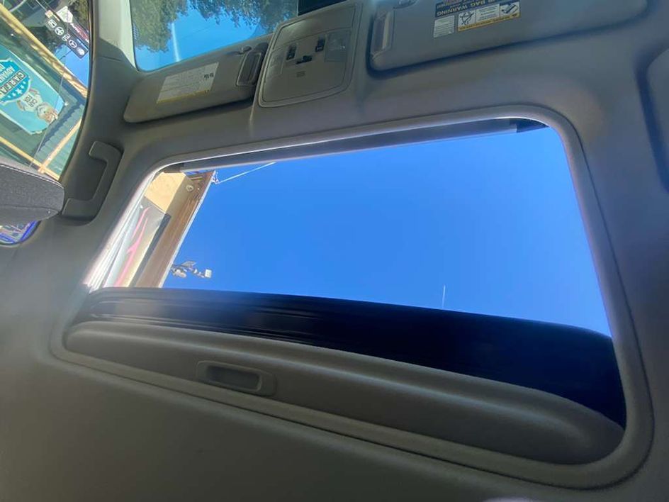 2017 Toyota RAV4 XLE - Photo 32