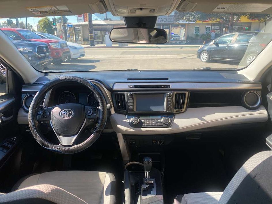 2017 Toyota RAV4 XLE - Photo 30