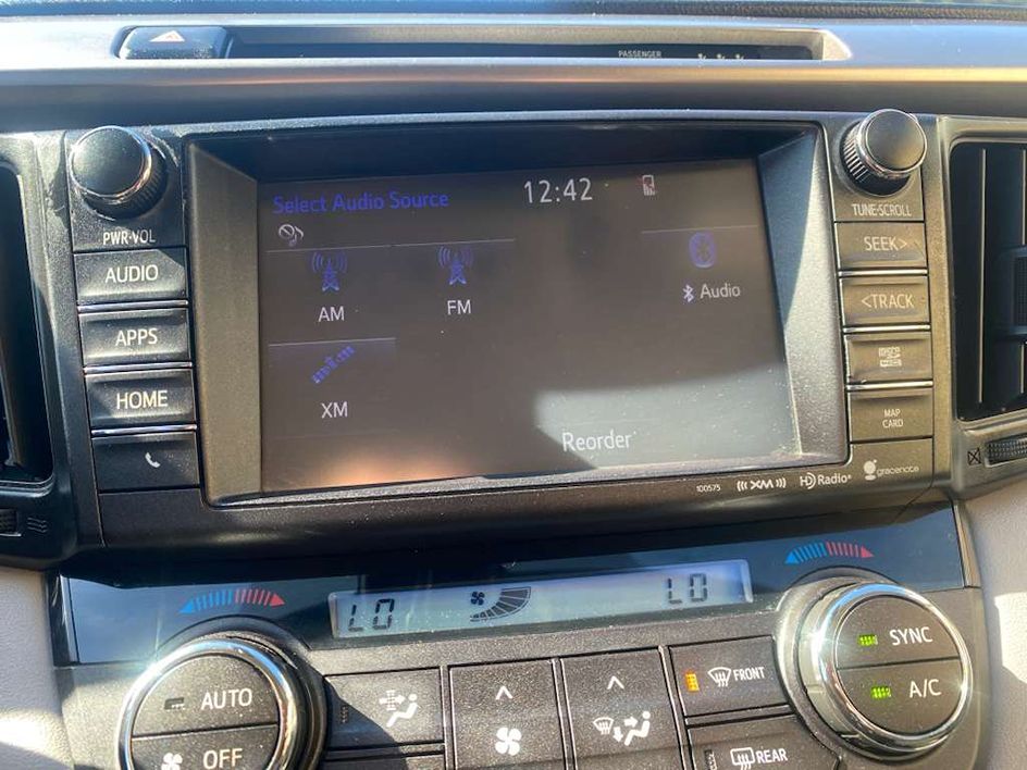 2017 Toyota RAV4 XLE - Photo 36