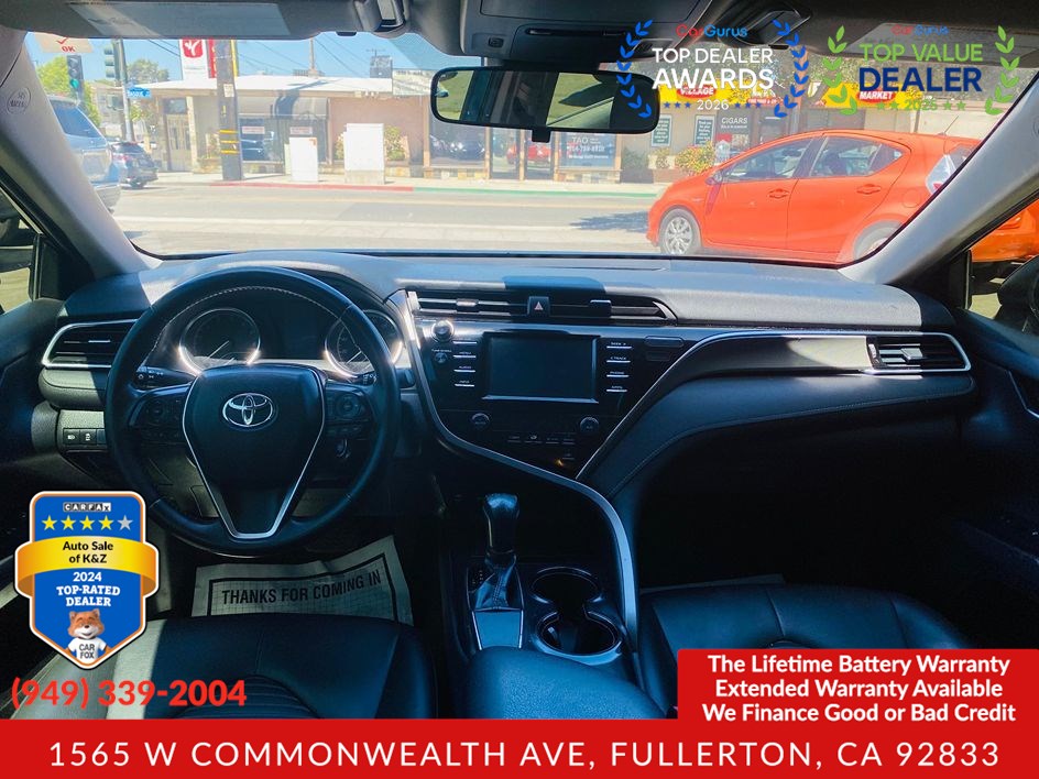 2020 Toyota Camry SE - Photo 17