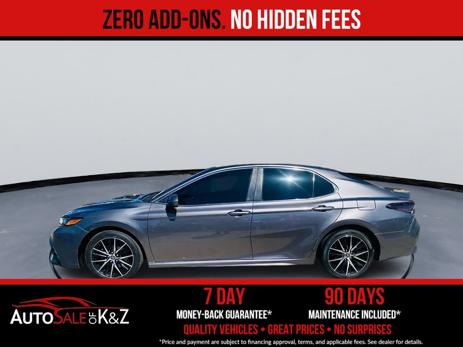 2020 Toyota Camry SE - Photo 5