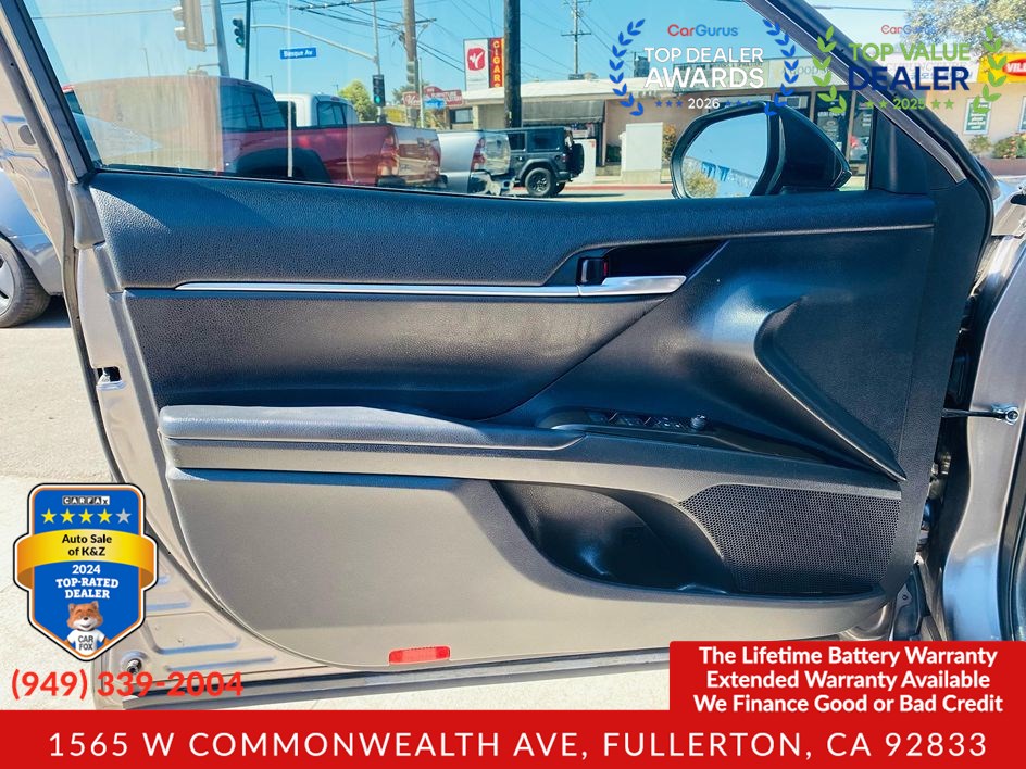 2018 Toyota Camry SE - Photo 24