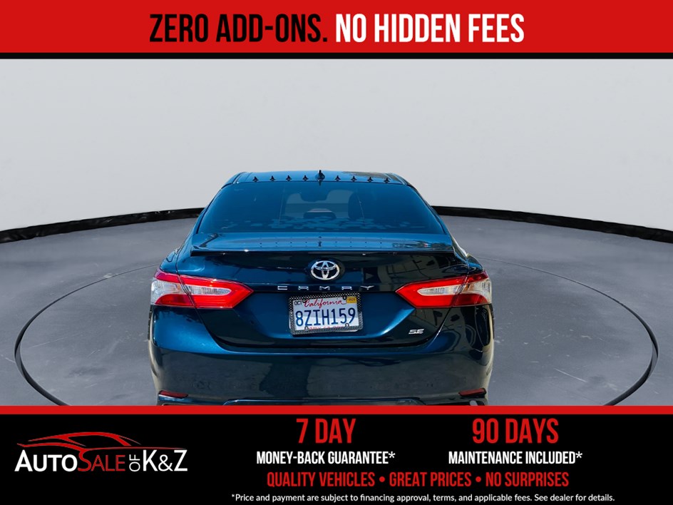 2019 Toyota Camry SE - Photo 5
