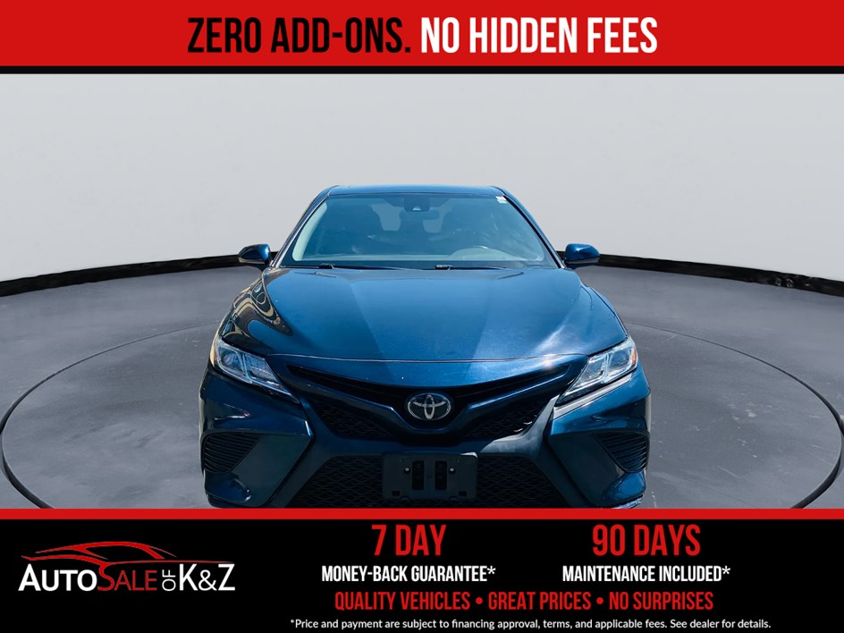 2019 Toyota Camry SE - Photo 2
