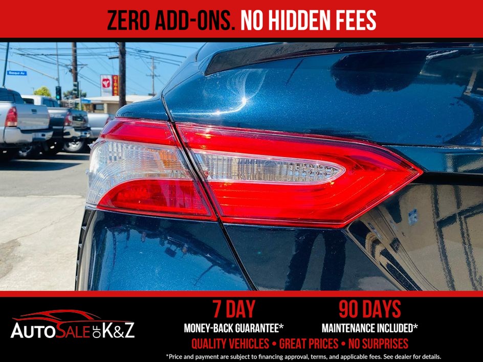 2019 Toyota Camry SE - Photo 19