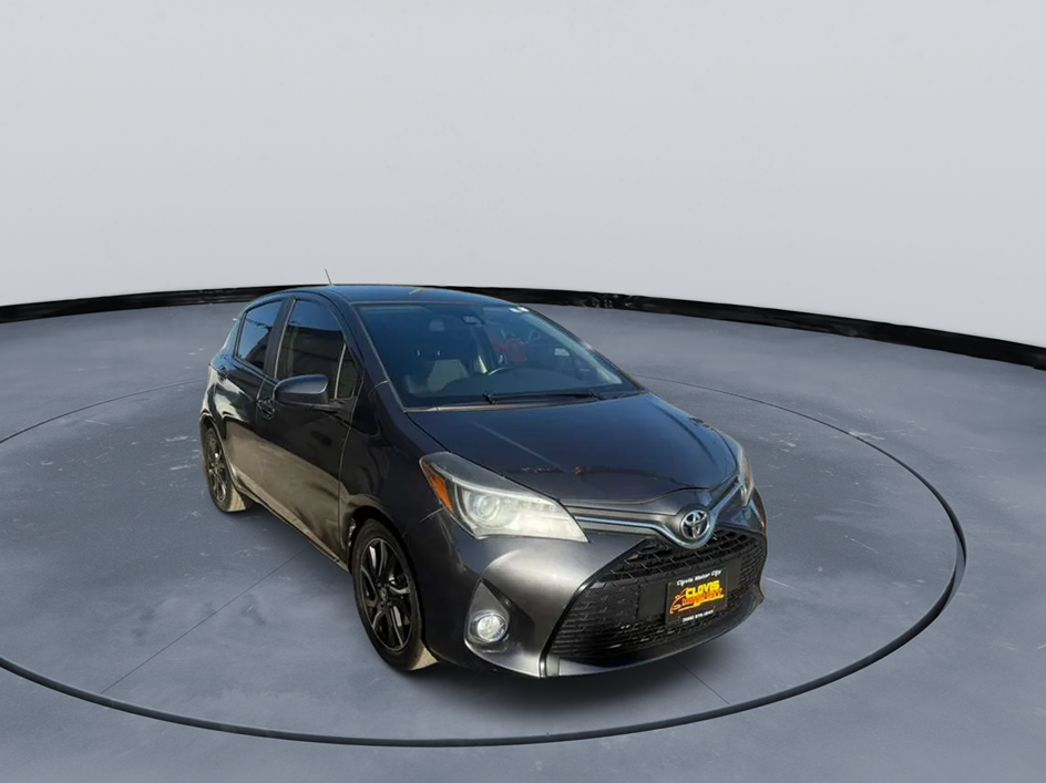 2017 Toyota Yaris SE 5-Door Liftback AT's photo