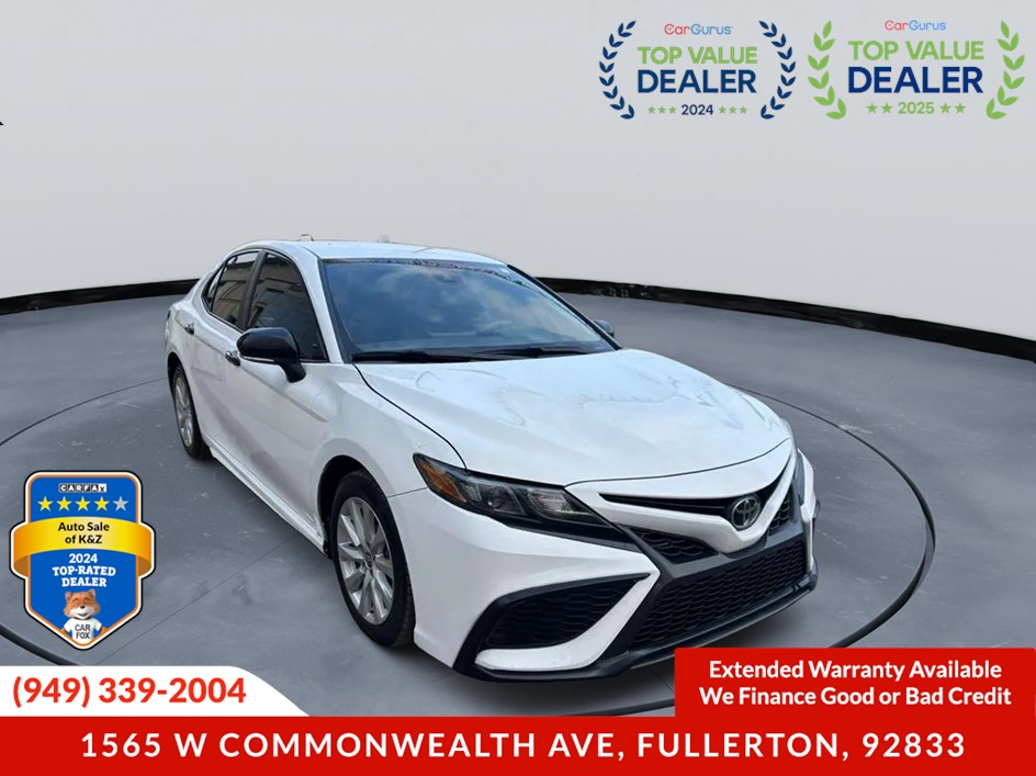 2022 Toyota Camry SE Nightshade's photo