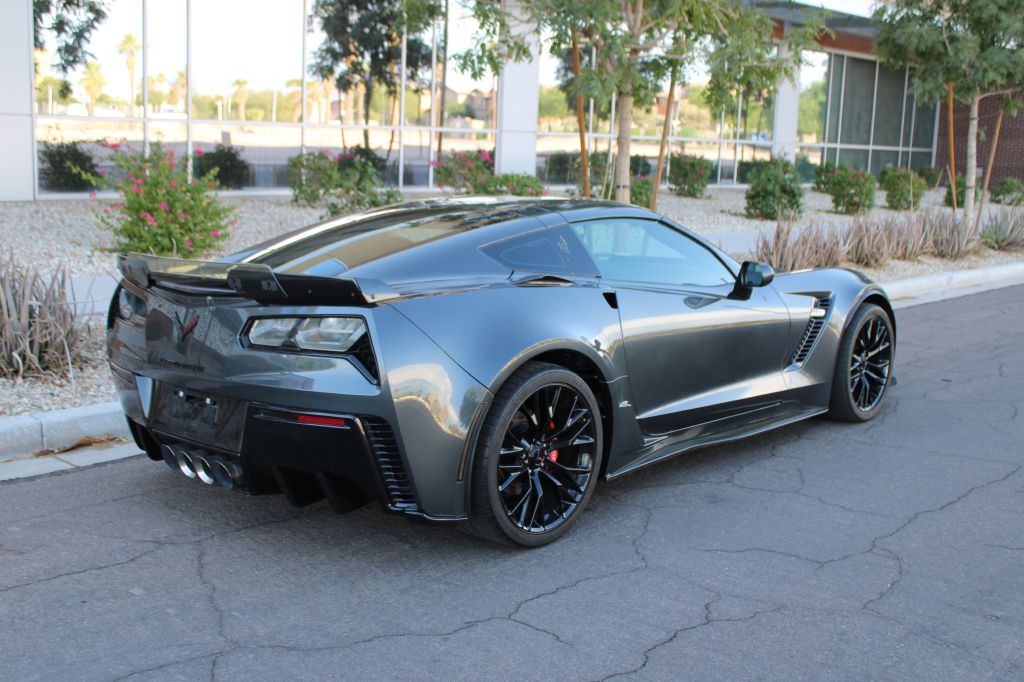 2017 Chevrolet Corvette Stingray Coupe 1LT photo 4
