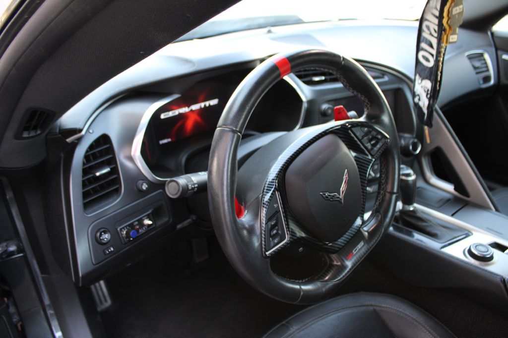 2017 Chevrolet Corvette Stingray Coupe 1LT photo 13