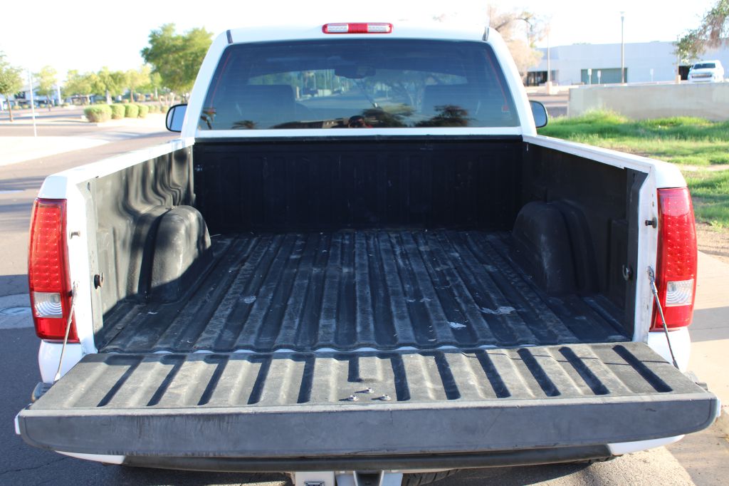 2005 Chevrolet Silverado 1500 LS photo 18