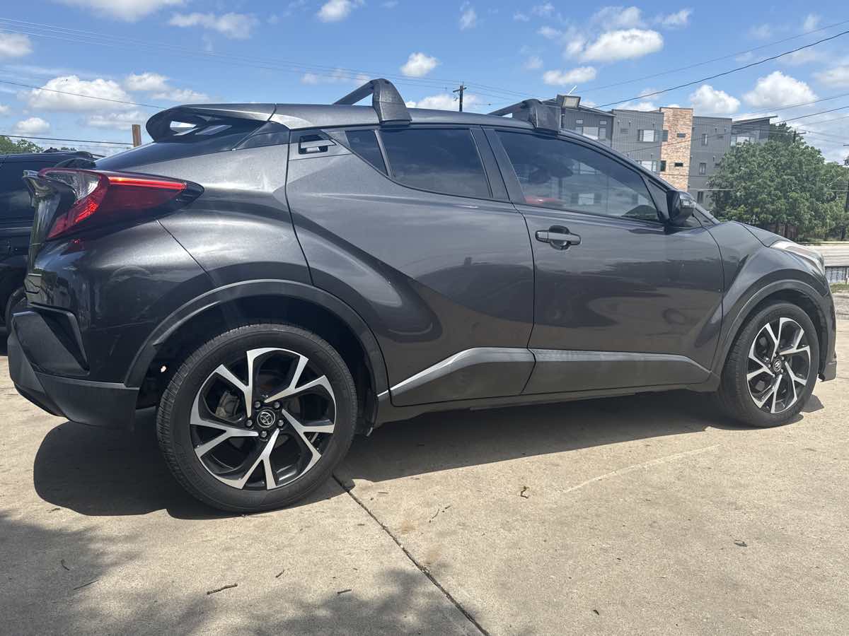 2018 Toyota C-HR XLE - Photo 4
