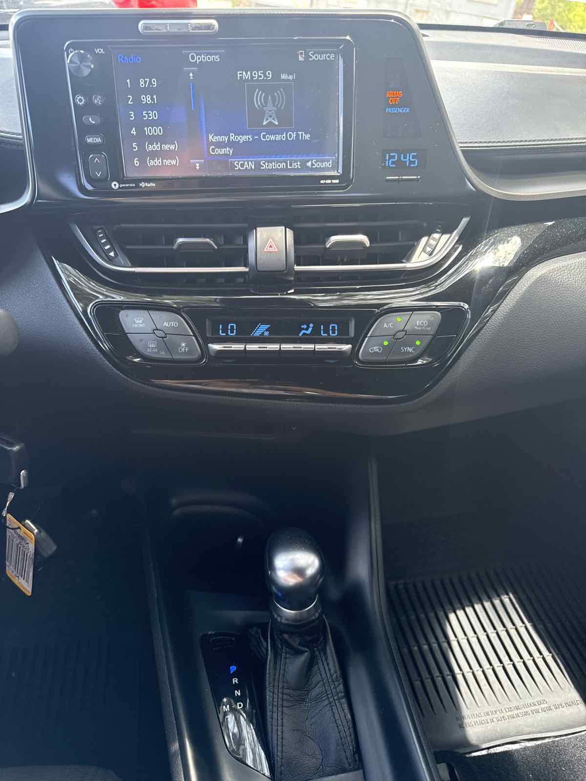 2018 Toyota C-HR XLE - Photo 8