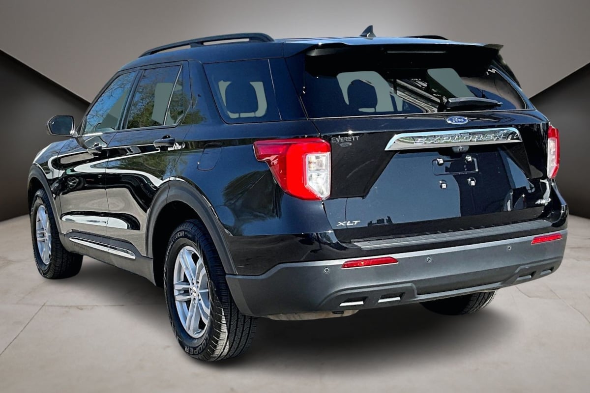 2023 Ford Explorer XLT - Photo 4