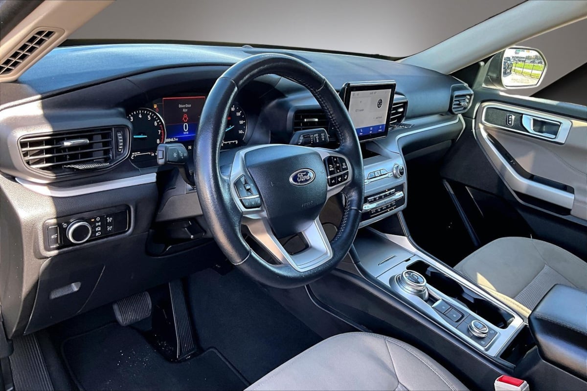 2023 Ford Explorer XLT - Photo 16