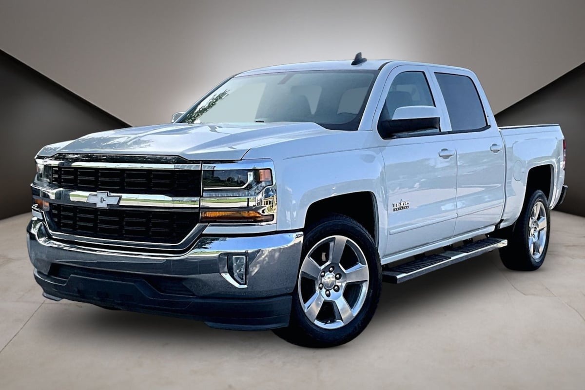 Chevrolet Silverado photo 2