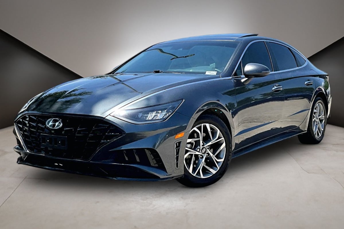 Hyundai Sonata photo 2