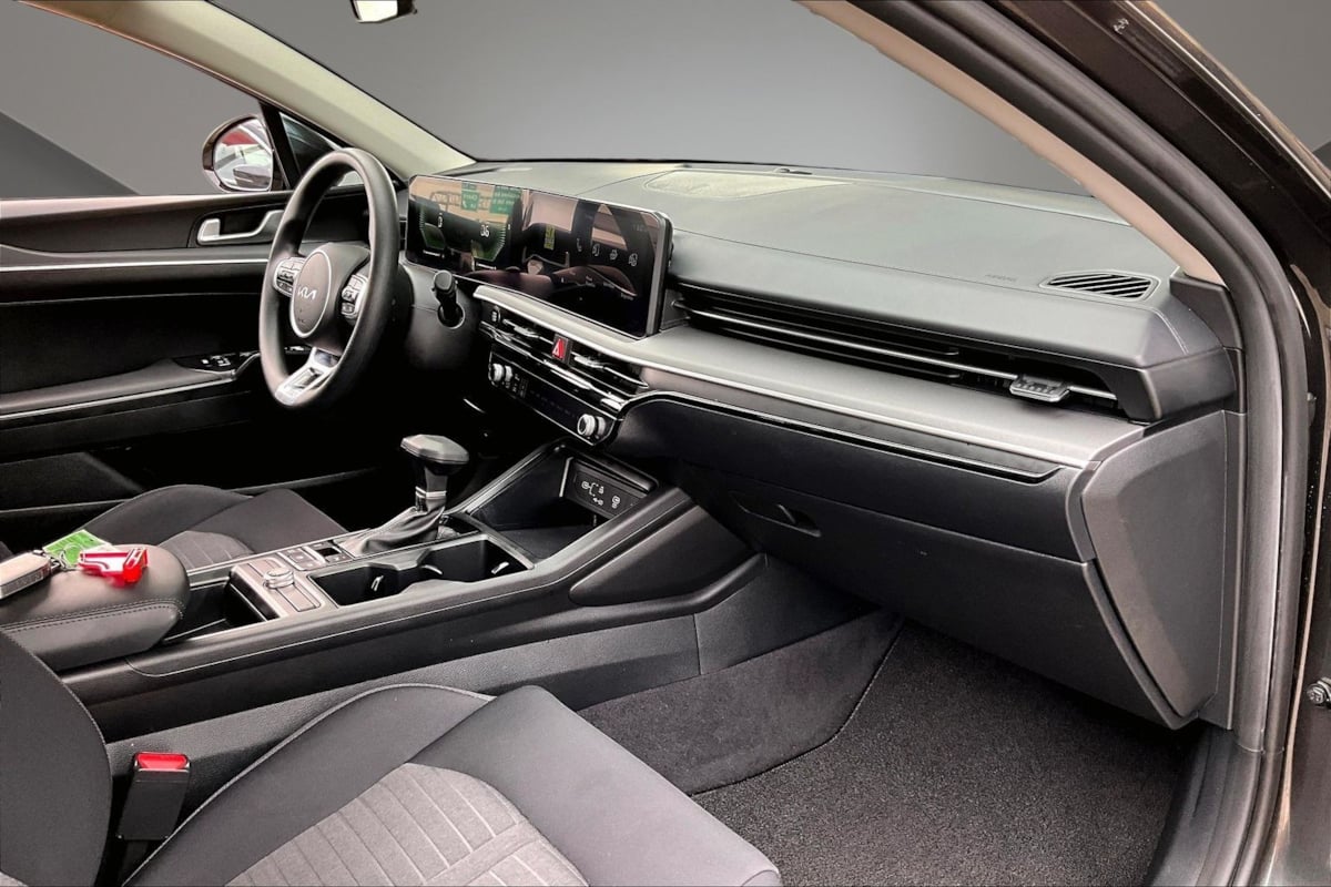 Kia K5 photo 26