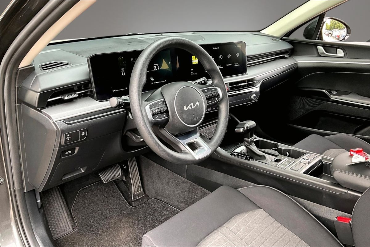 Kia K5 photo 17