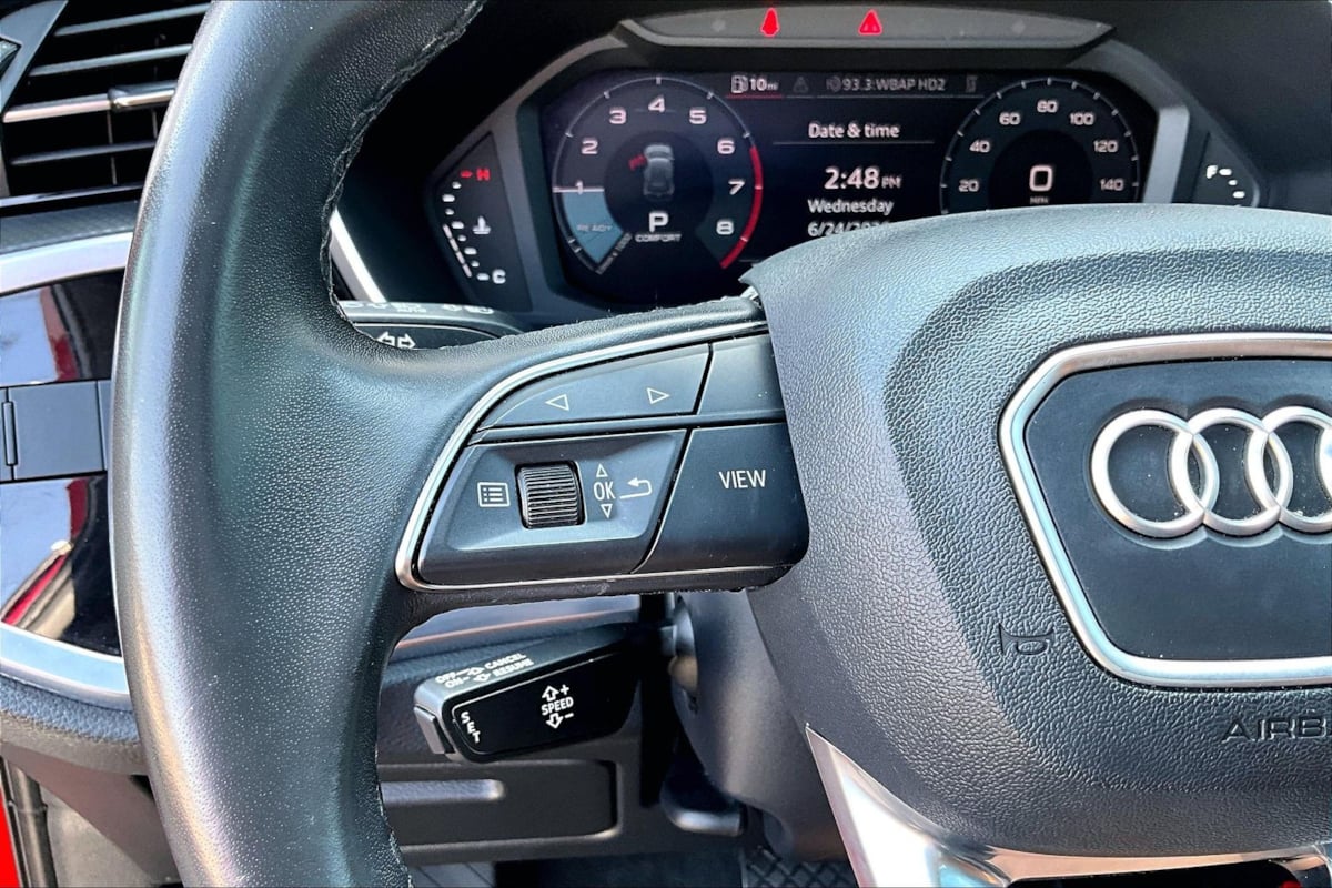 Audi Q3 photo 11