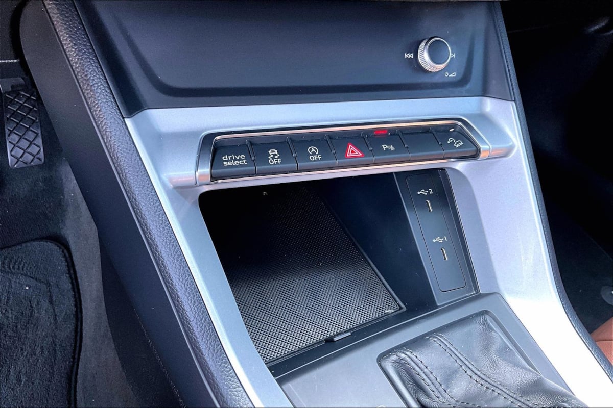 Audi Q3 photo 16