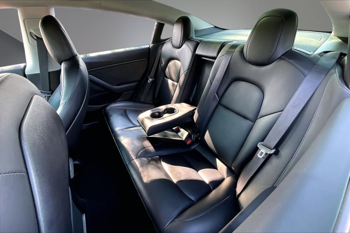 Tesla Model 3 photo 21