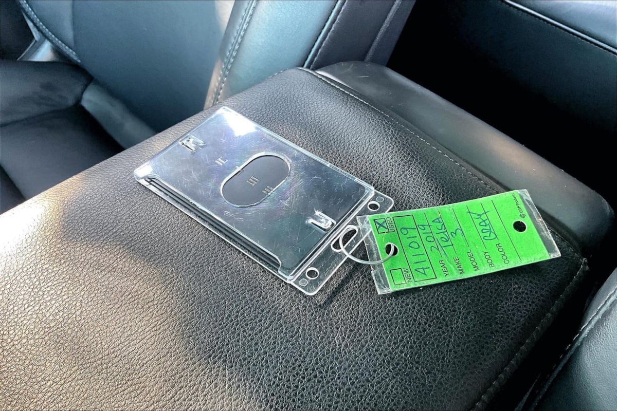 Tesla Model 3 photo 33