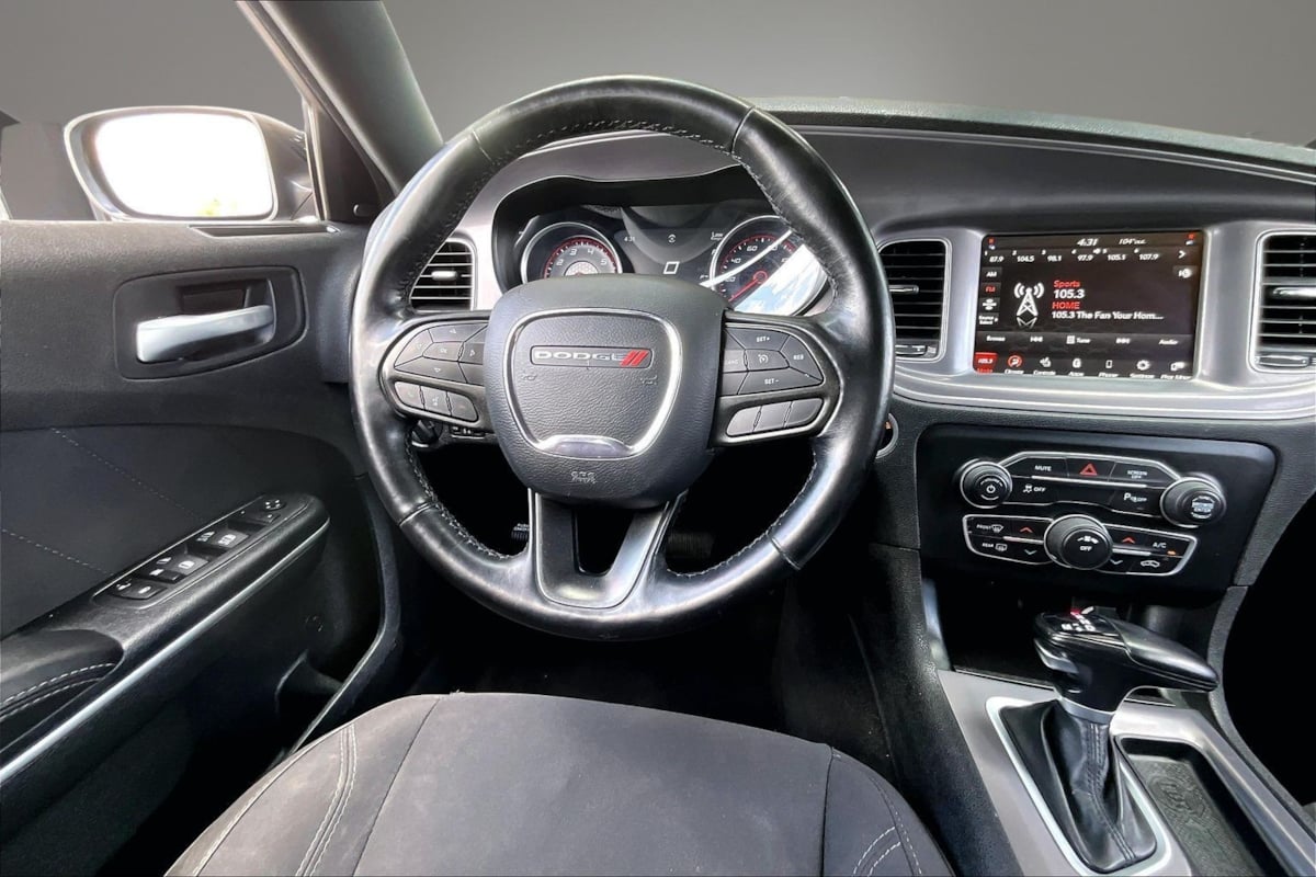 Dodge Charger photo 9