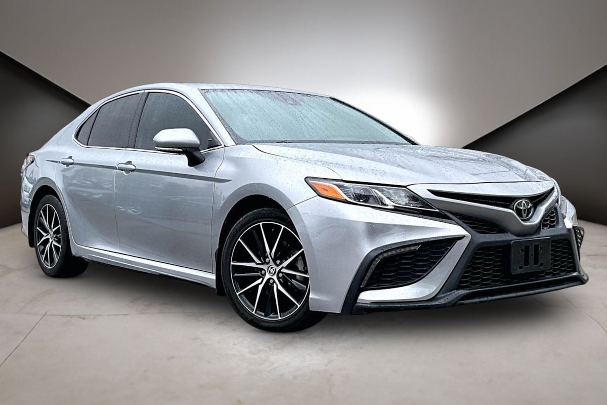 Toyota Camry photo 3