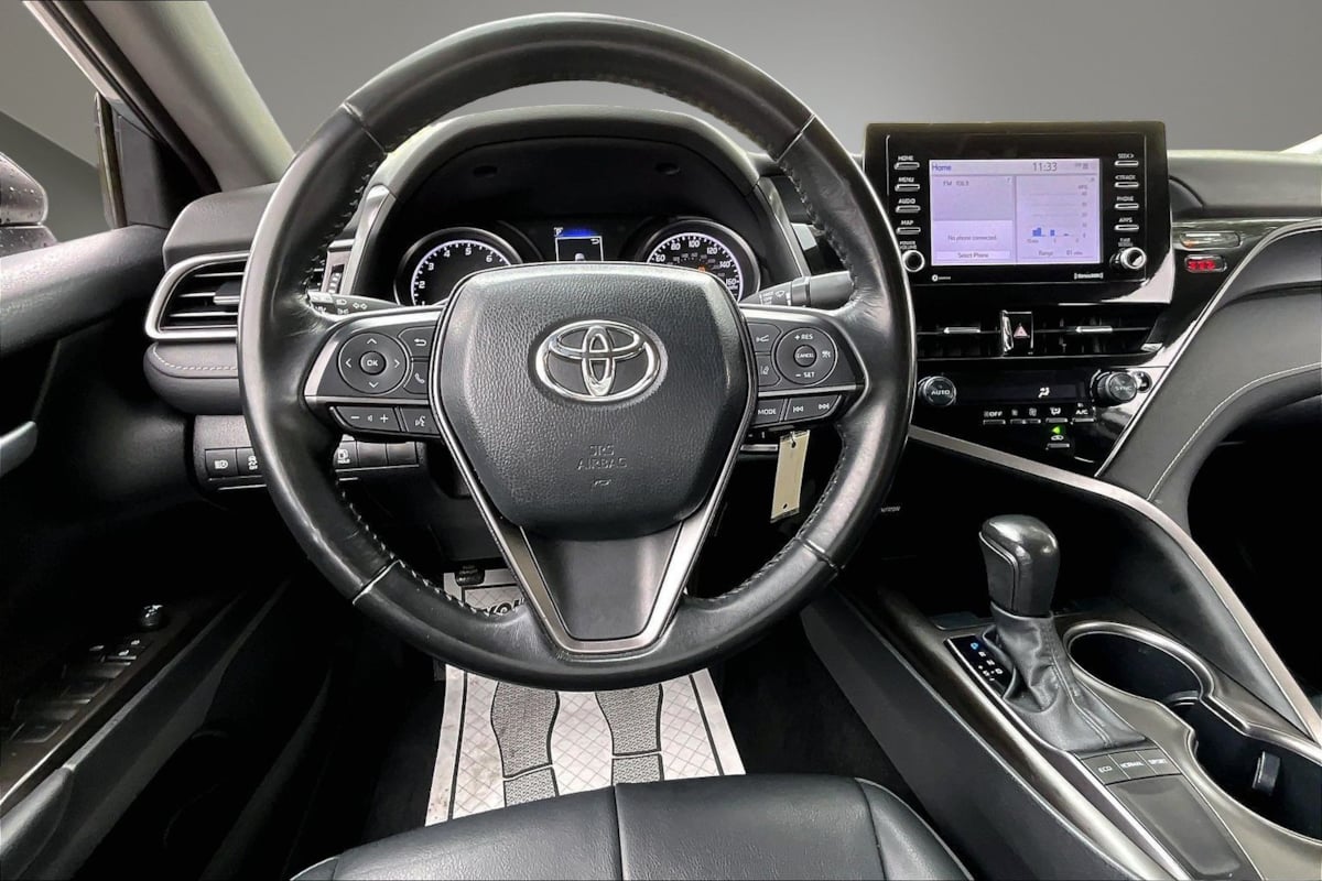 Toyota Camry photo 9