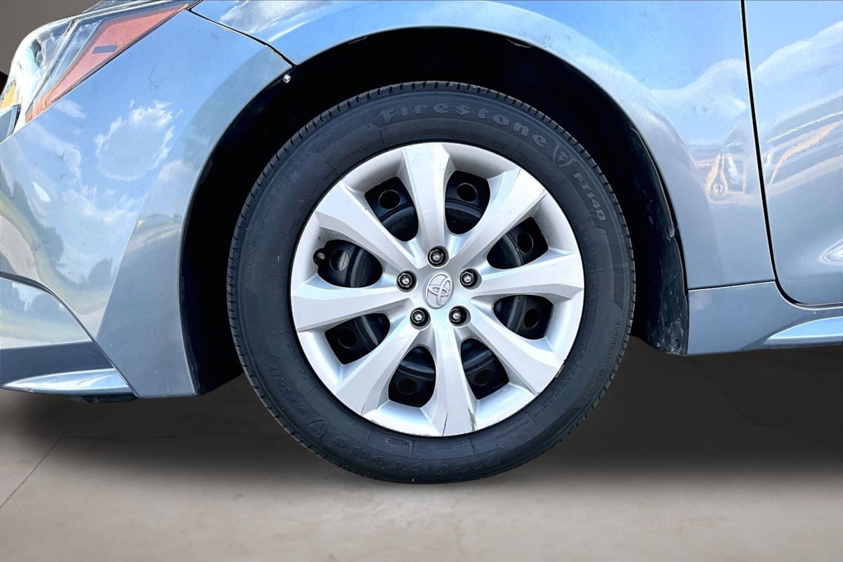 2024 Toyota Corolla LE - Photo 31