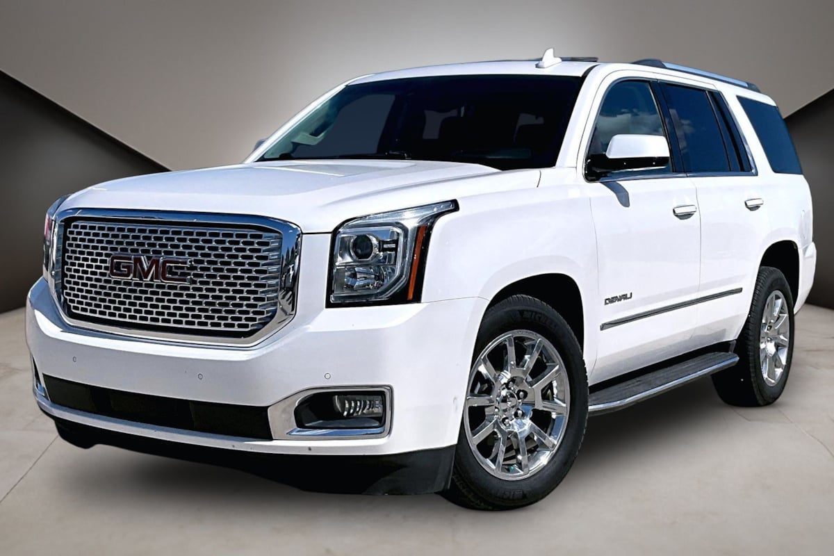 GMC Yukon photo 2