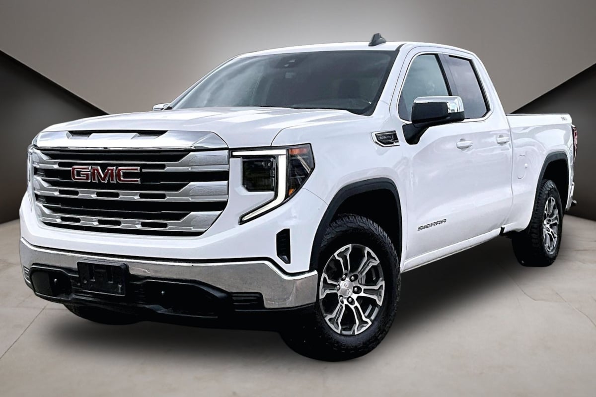 GMC Sierra photo 2