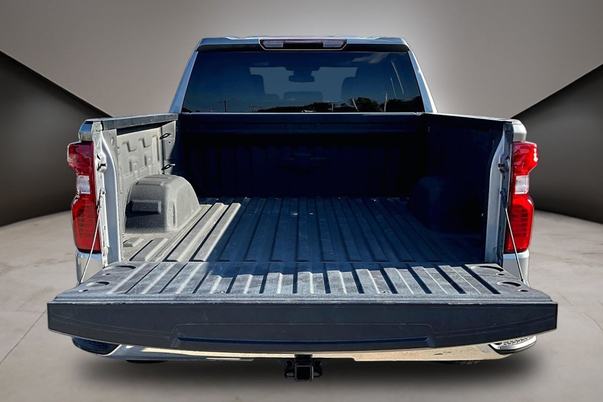 Chevrolet Silverado photo 8
