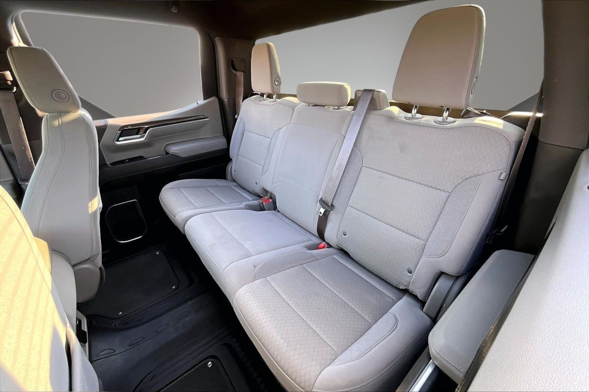 Chevrolet Silverado photo 23