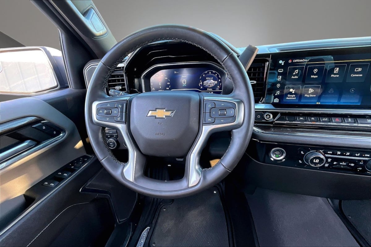 Chevrolet Silverado photo 10