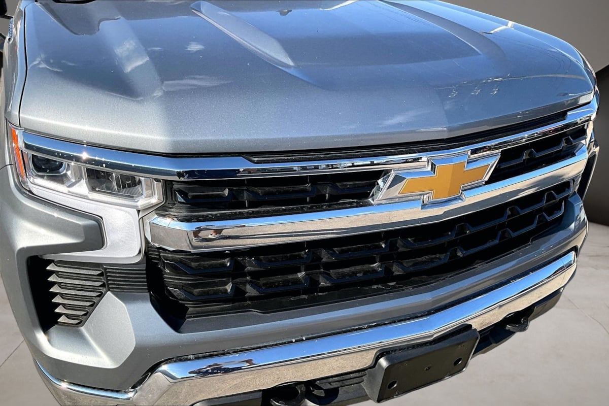 Chevrolet Silverado photo 33