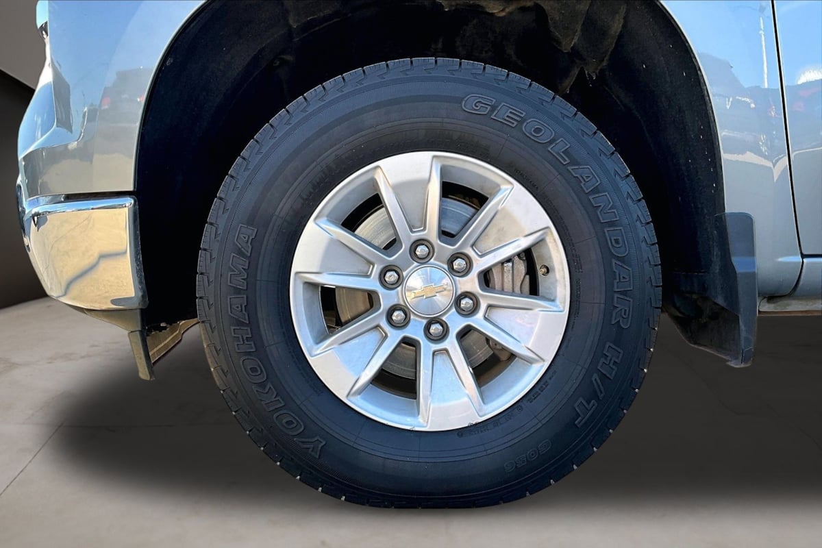 Chevrolet Silverado photo 34