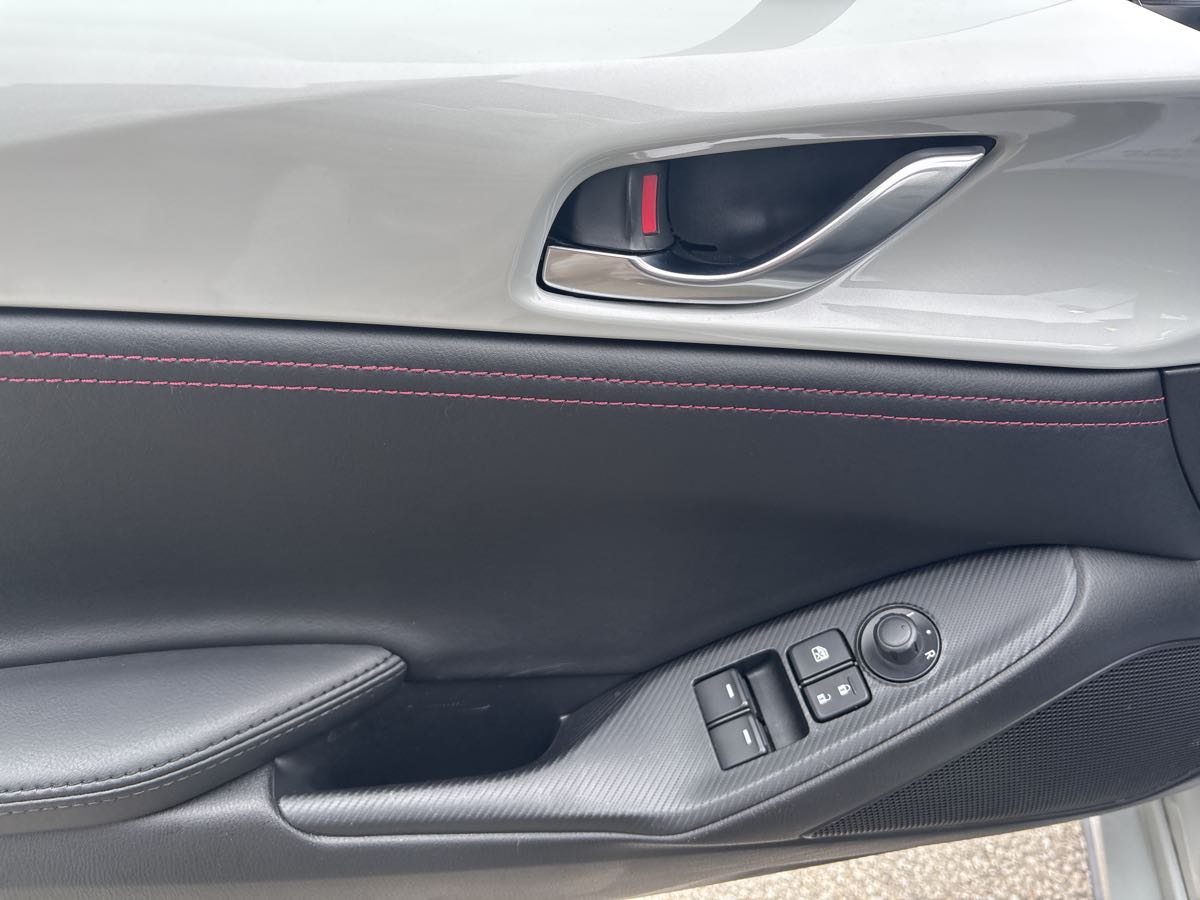 2019 Mazda MX-5 Miata Miata RF Grand Touring photo 9