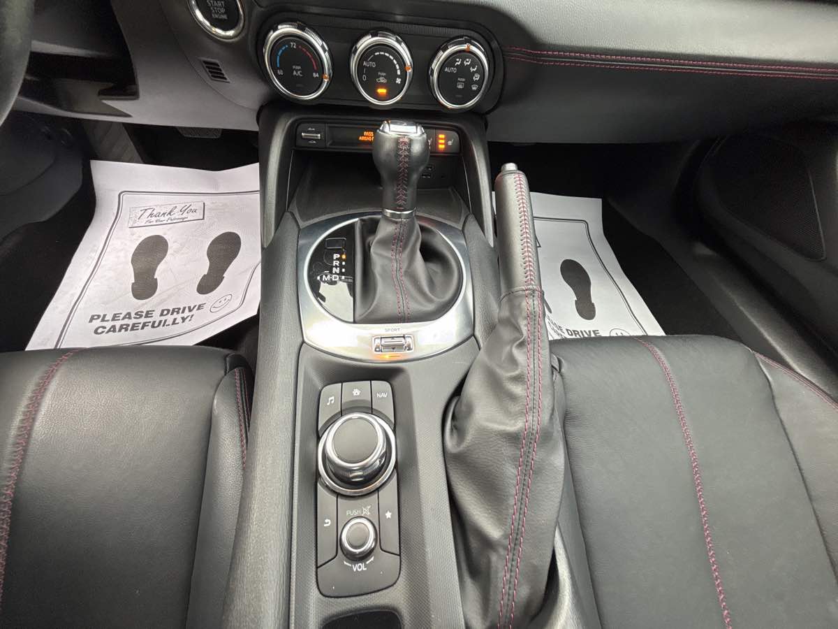2019 Mazda MX-5 Miata Miata RF Grand Touring photo 19
