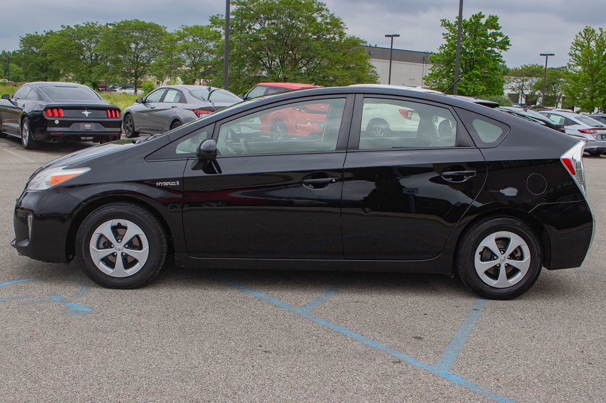 2013 Toyota Prius Three photo 4