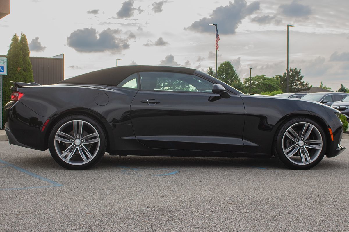 2017 Chevrolet Camaro 1LT photo 9