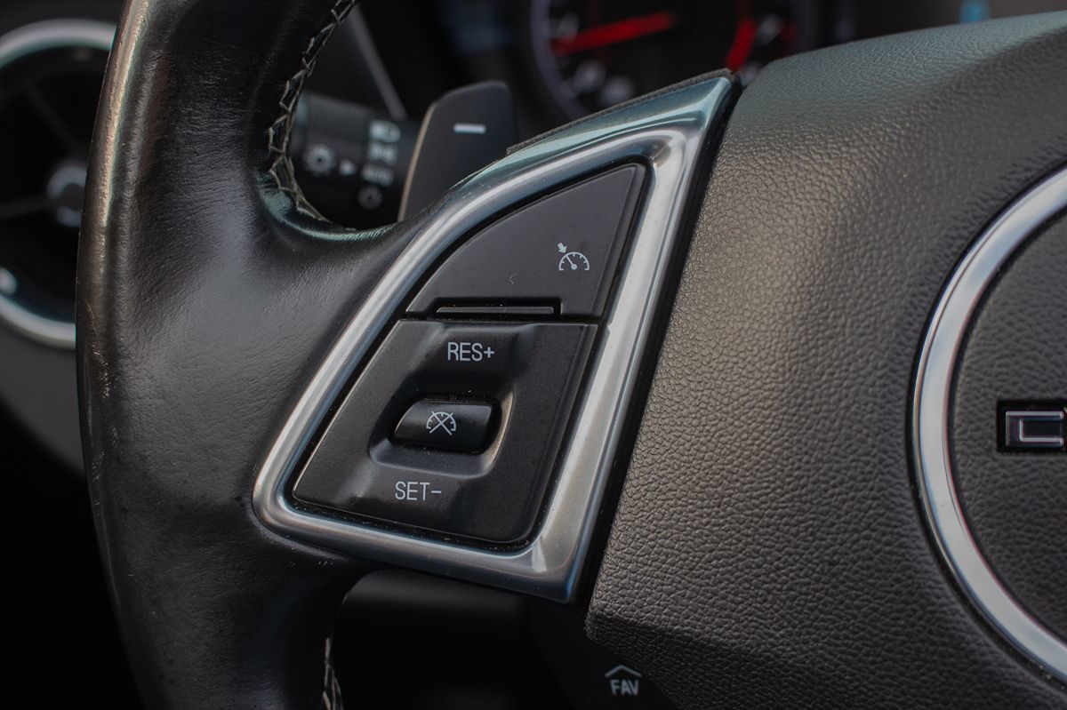 2017 Chevrolet Camaro 1LT photo 16