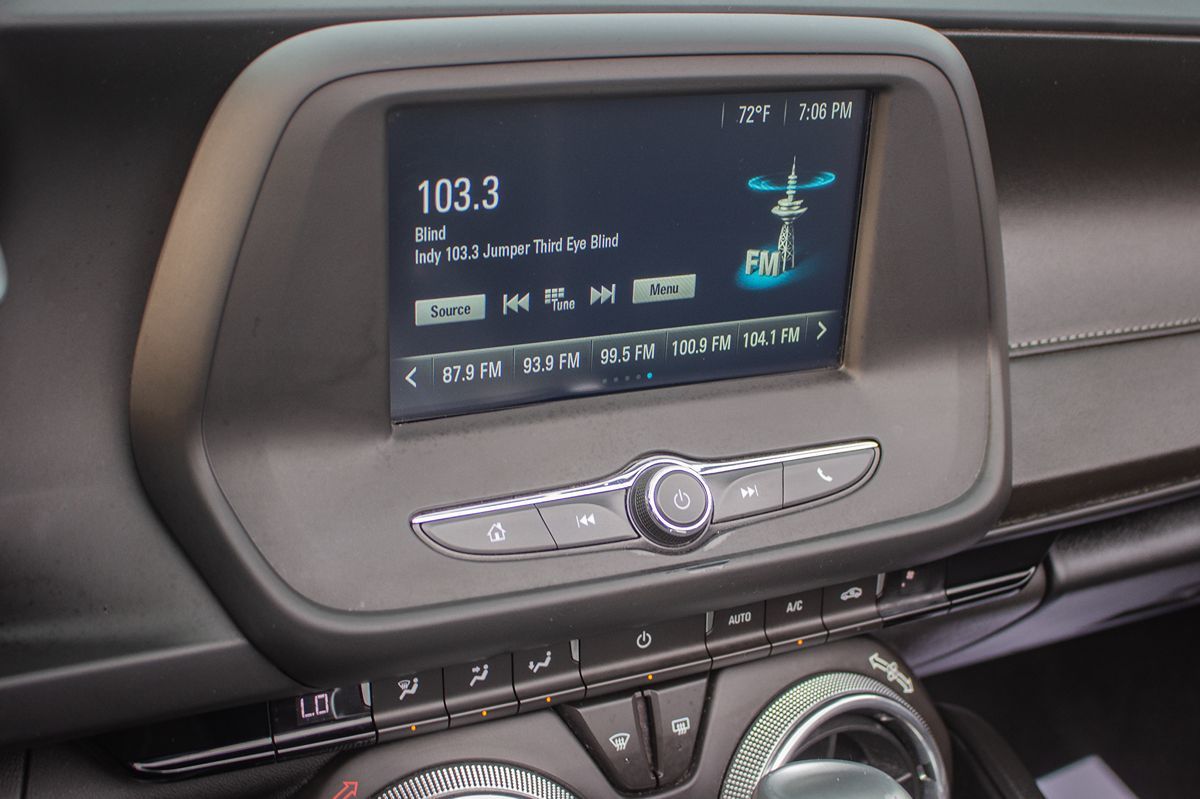 2017 Chevrolet Camaro 1LT photo 18