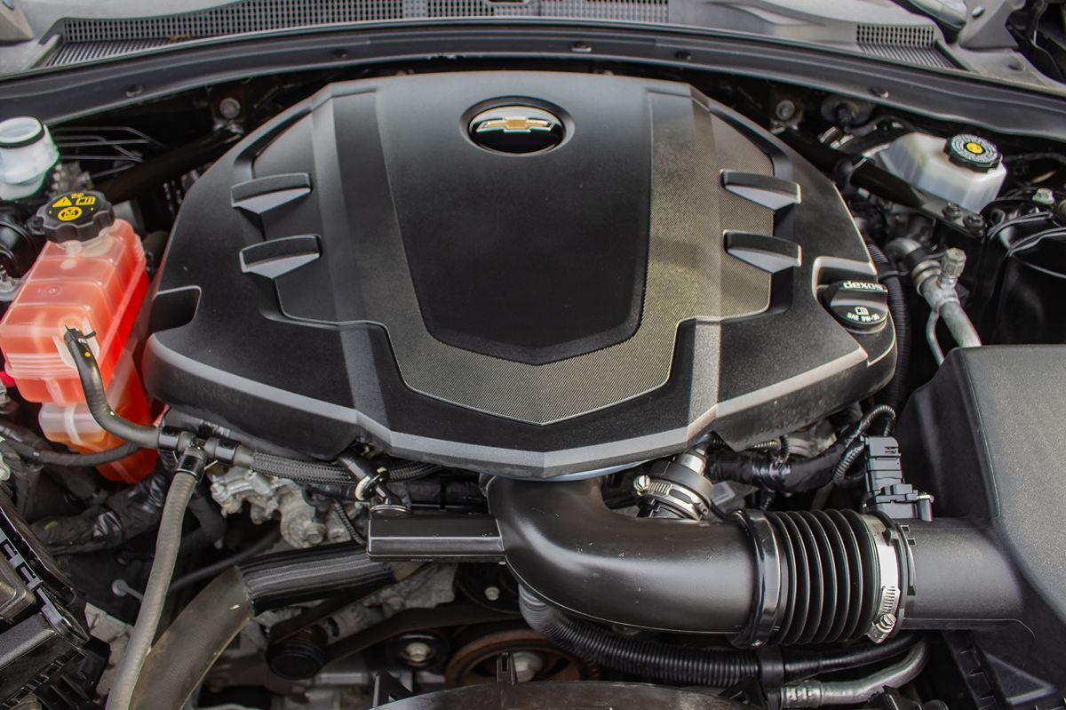 2017 Chevrolet Camaro 1LT photo 22