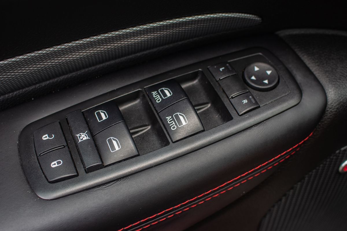 2018 Dodge Durango R/T photo 11